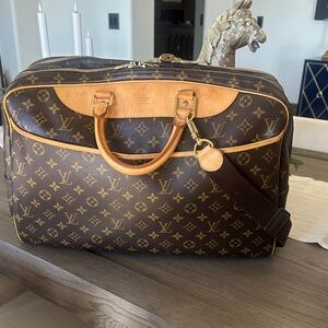 Louis Vuitton Monogram Canvas Brown Travel Bag with Natural Vachetta Trim